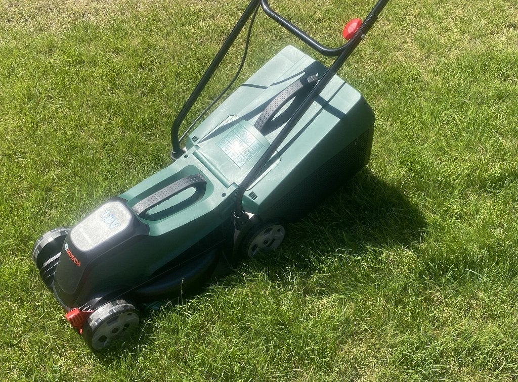 Bosch CityMower 18V-32-300 accu grasmaaier inclusief accu, Ophalen, Cirkelmaaier, Accu-grasmaaier, Zo goed als nieuw
