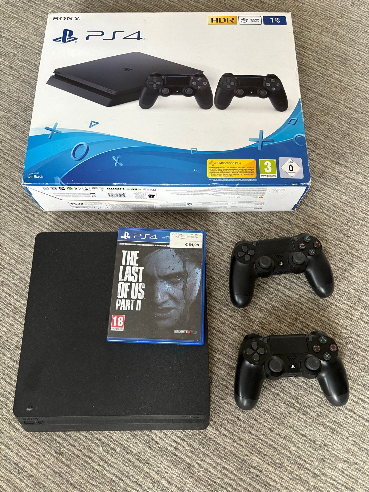 PS4 Slim 1TB with 2 controllers and TLOU2, Spelcomputers en Games, Games | Sony PlayStation 4, Vanaf 18 jaar, 2 spelers, Eén computer