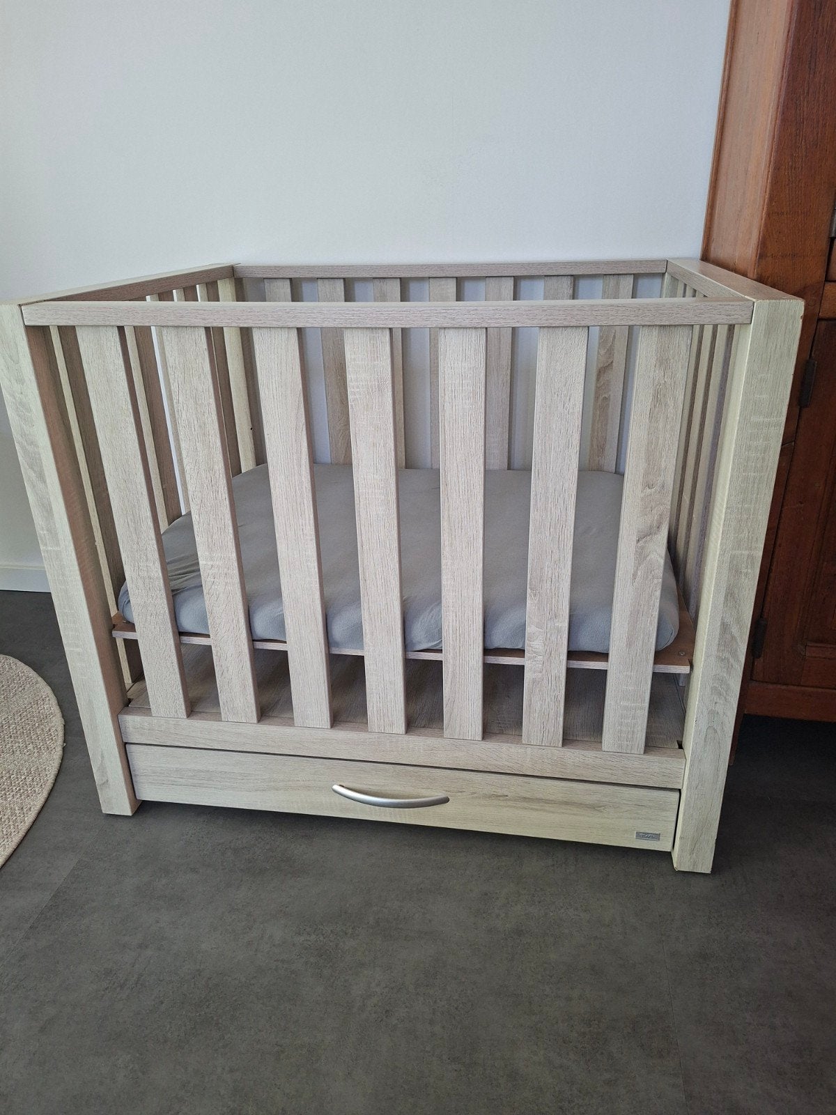 TWF stevige box babybox 100x80 met lade en matras hout, Kinderen en Baby's, Boxen, Ophalen, Zo goed als nieuw, Rechthoekig, In hoogte verstelbaar