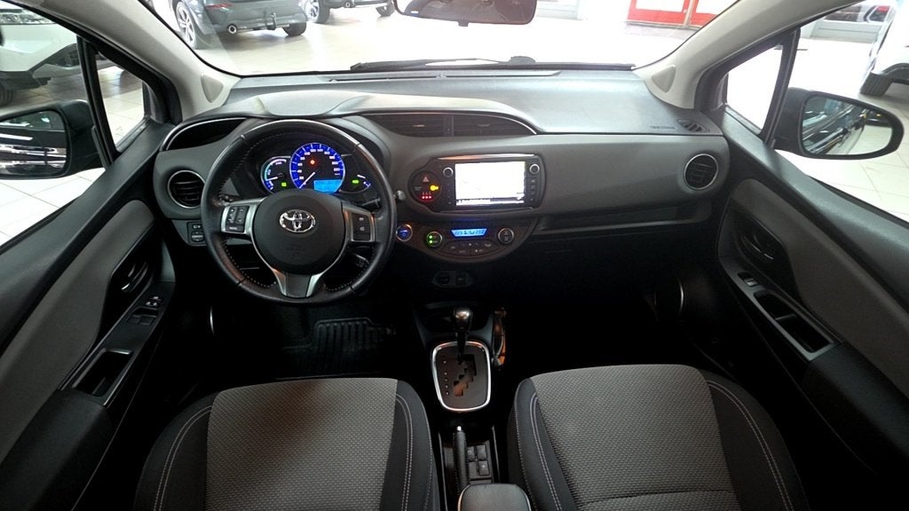 Toyota Yaris 1.5 Hybrid Naviagtie / Camera / Trekhaak, 12 maanden, 4 cilinders, Origineel Nederlands, Hybride Elektrisch/Benzine