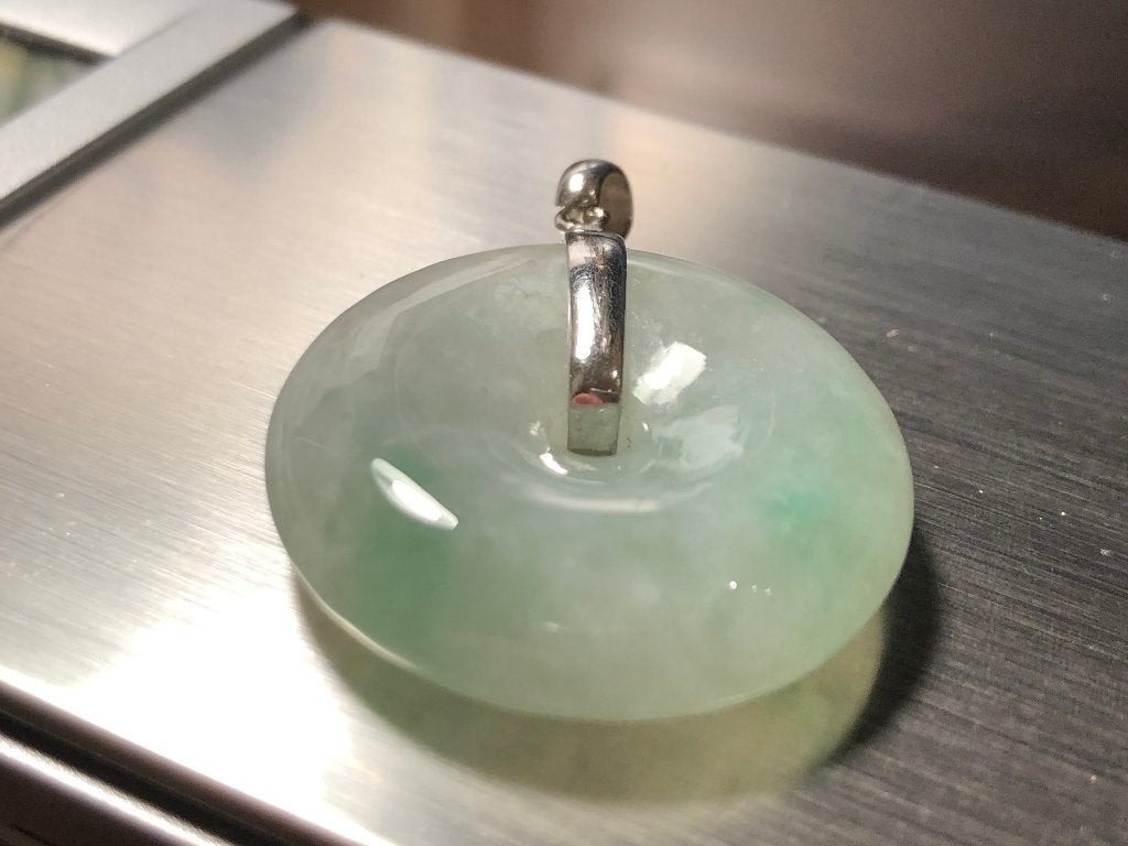 Natuurlijk jade jadeiet hanger (FEI CUI) met zilveren oorje, Verzenden, Nieuw, Groen, Zilver