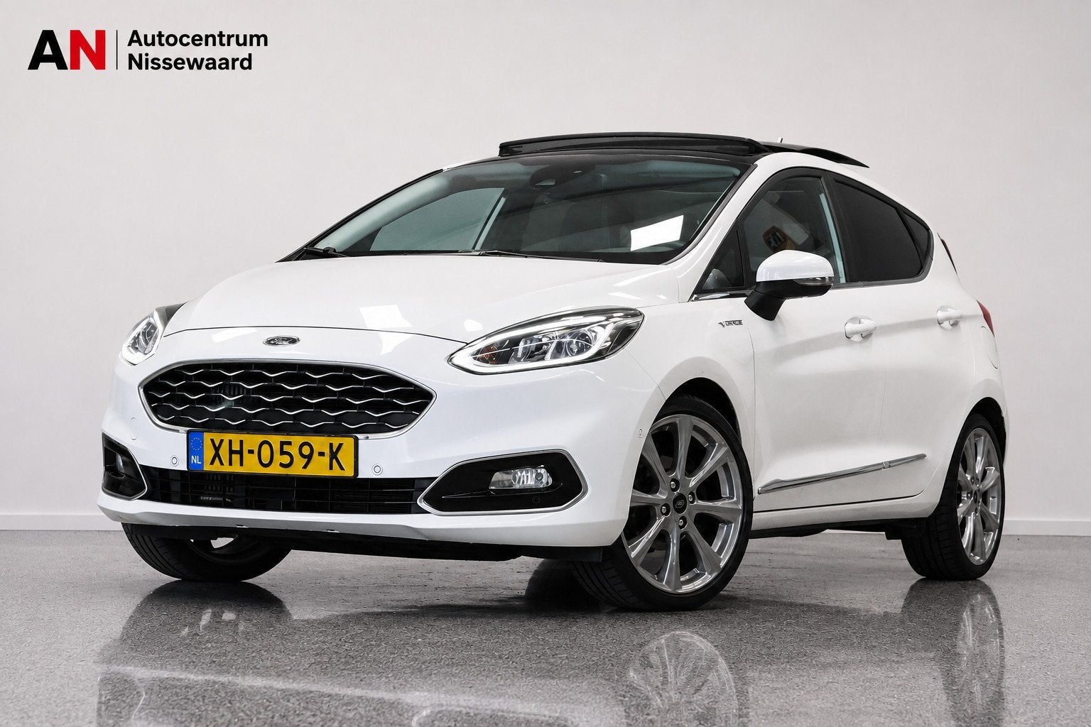 Ford Fiesta 1.0 EcoBoost Vignale |Panorama|Stoel-Stuur verwm, Voorwielaandrijving, 125 pk, Gebruikt, Euro 6