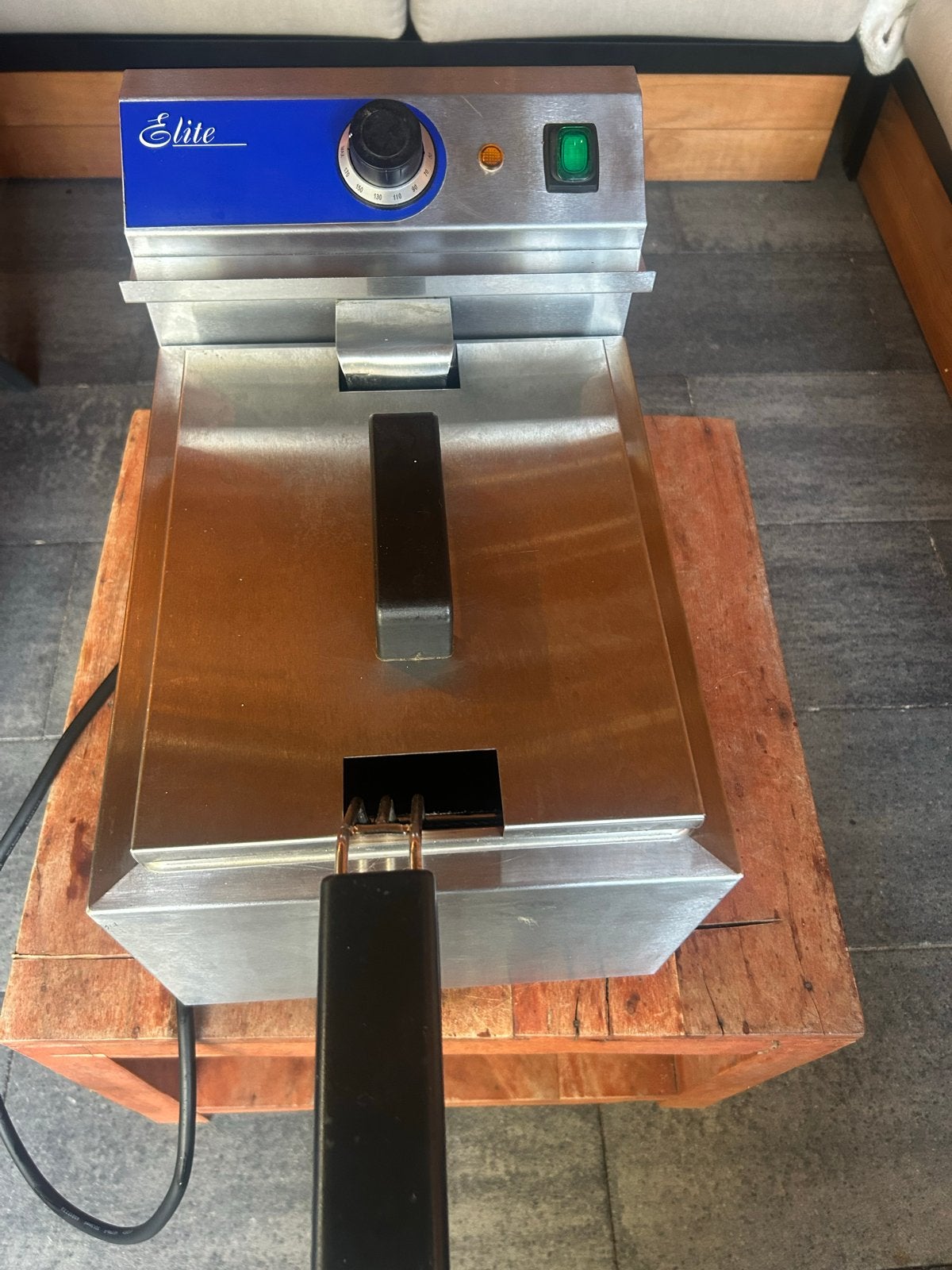 Elite Friteuse - Compact en Krachtig, 4 liter of meer, Ophalen of Verzenden, Zo goed als nieuw, Uitneembare binnenpan