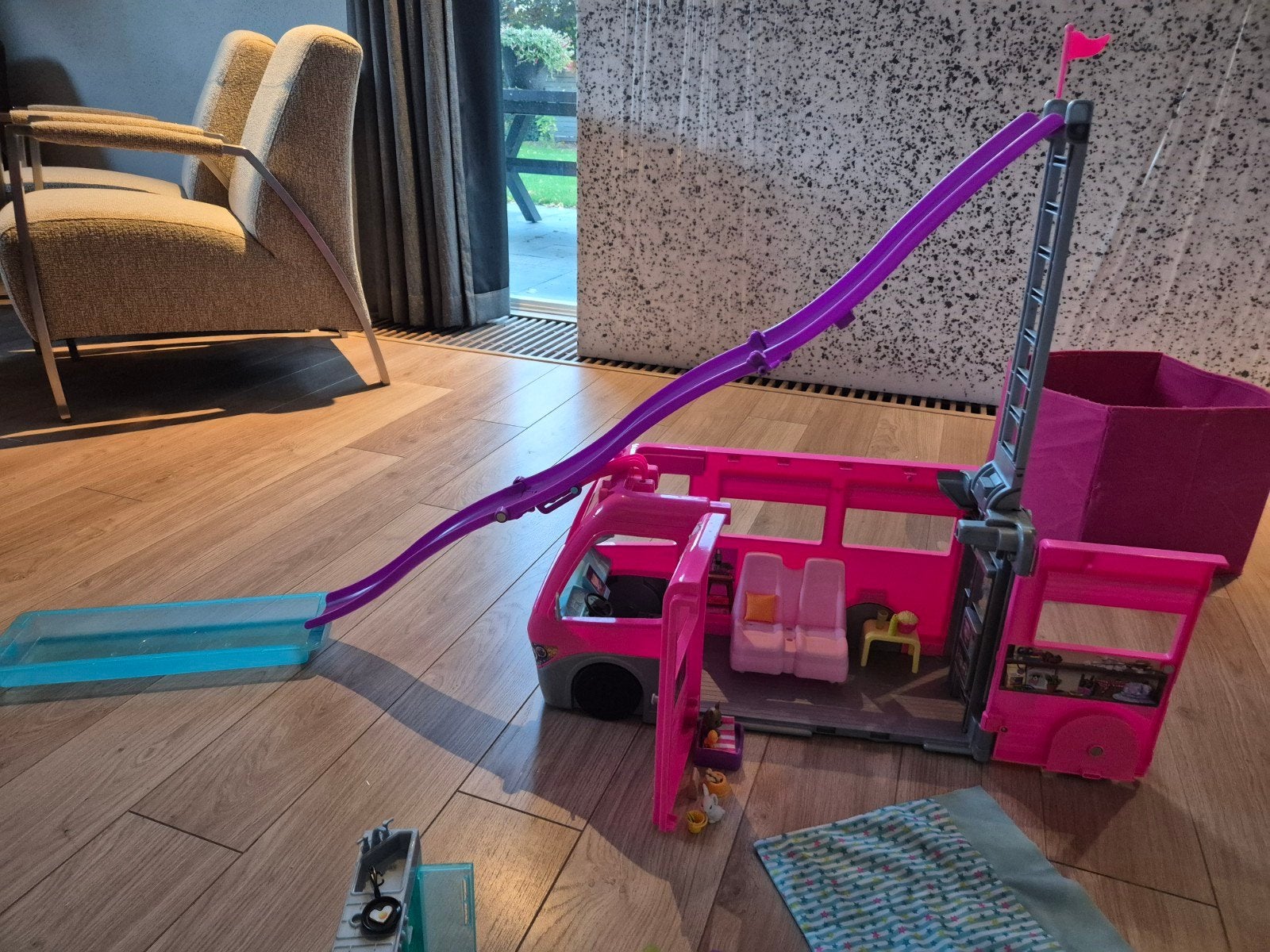 Barbie Camper Set met Poppen en Accessoires, Ophalen of Verzenden, Gebruikt, Barbie
