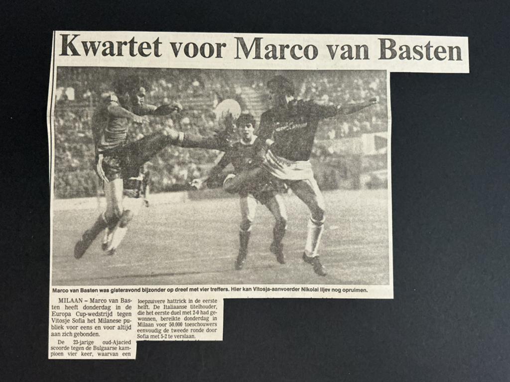Voetbal krantenartikel AC Milan kwartet Marco van Basten ‘88, Verzamelen, Ophalen of Verzenden, Knipsel(s)