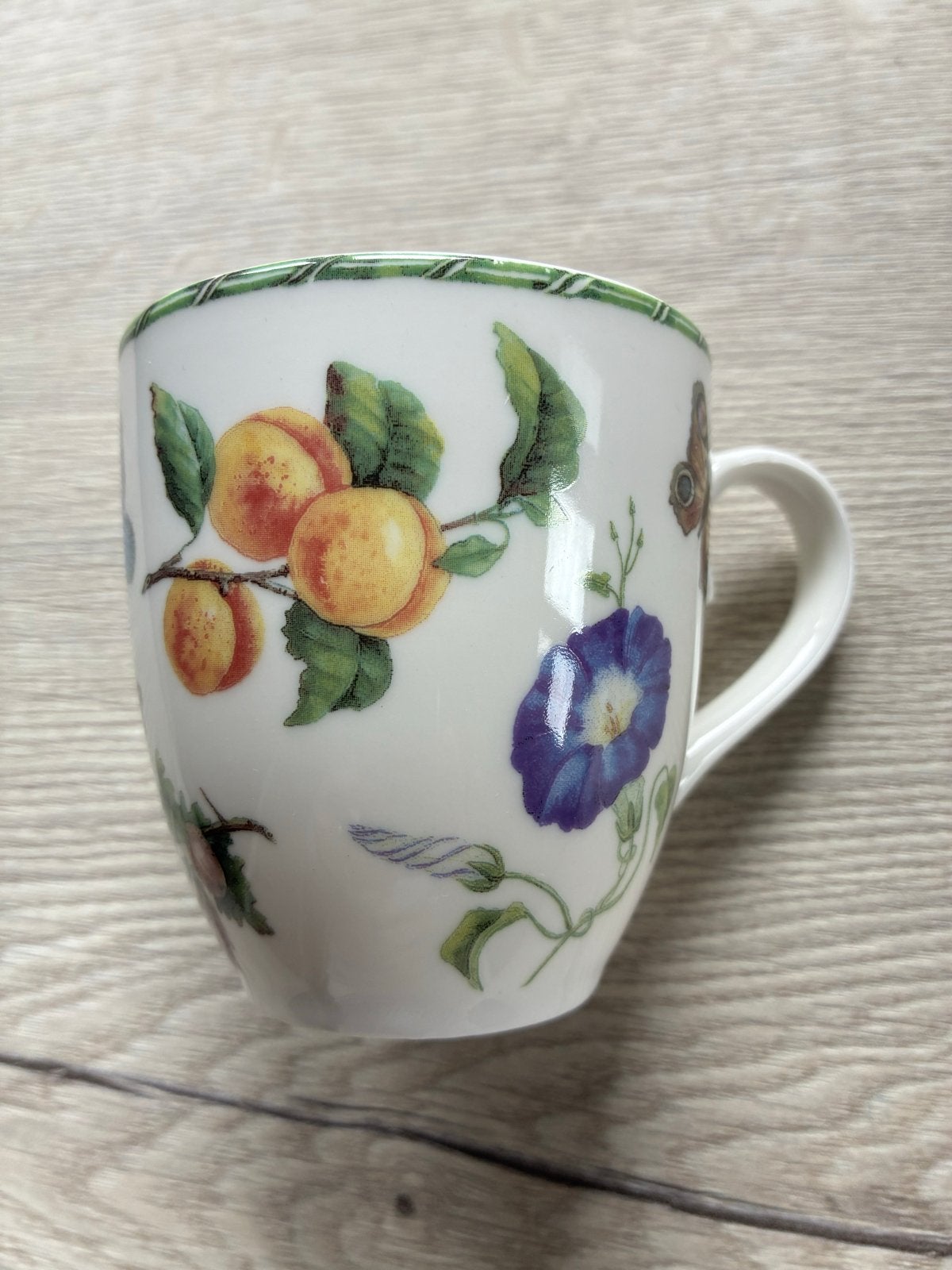 JBS Home Collection Fruit & Flowers mok, Gebruikt, Ophalen of Verzenden, Overige stijlen, Kop(pen) en/of Schotel(s)