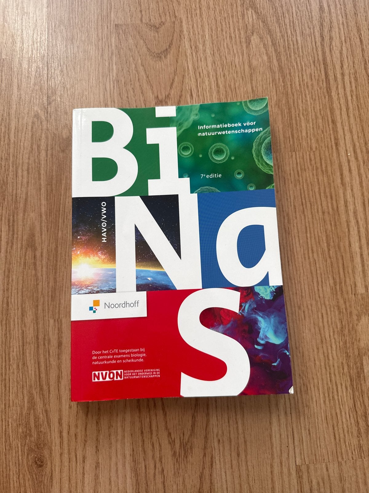 Binas 7e editie HAVO/VWO - Informatieboek natuurwetenschappe, Boeken, Ophalen of Verzenden, Beta, Gelezen, Overige niveaus