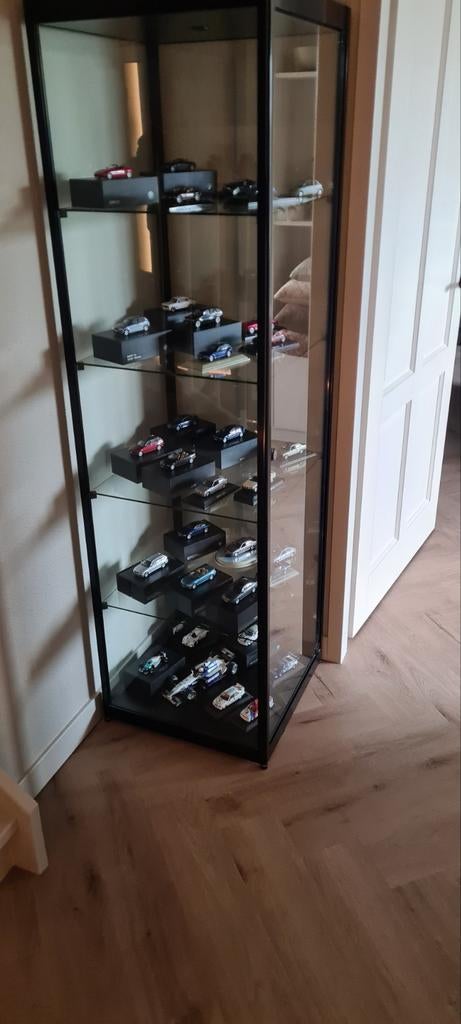 Stofvrije Vitrinekast met Slot & Miniatuur BMW Auto's, Ophalen, Zo goed als nieuw, Auto