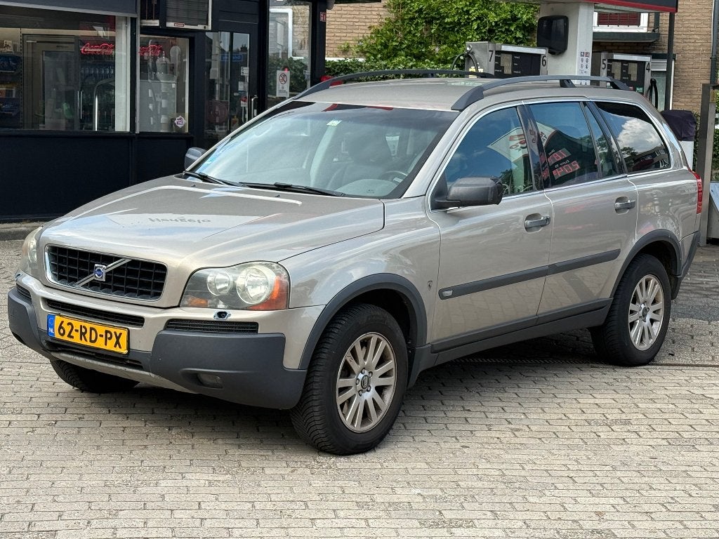 Volvo XC90 2.4 D5 Geartronic AC/CRUISE/PARKSENSOR!, Auto's, Volvo, Zwart, 4 cilinders, 241 €/maand, 7 stoelen