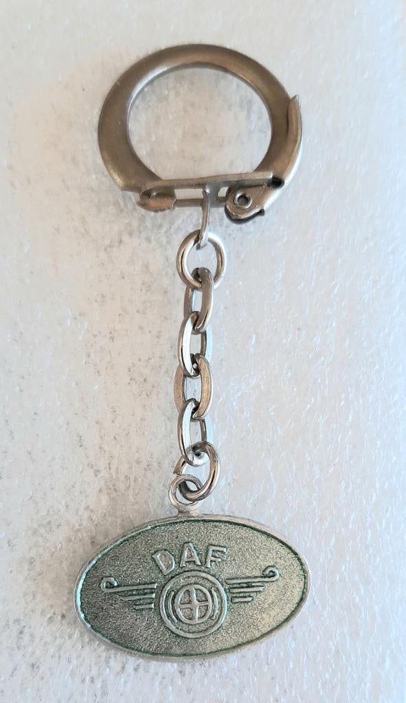 SLEUTELHANGER MET DAF VRACHTWAGEN LOGO, Verzamelen, Verzenden, Merk