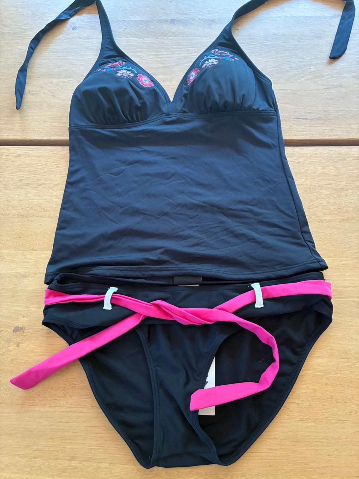 Beachwave Tankini Zwart/Roze Maat 42BC Nieuw, Ophalen of Verzenden, Nieuw, Zwart, Bikini