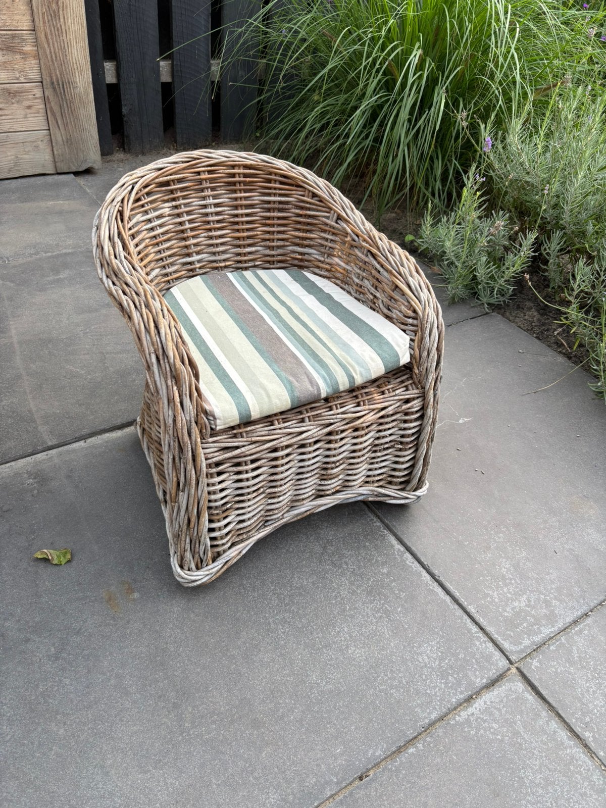 Kinder stoeltje rotan, Huis en Inrichting, Stoelen, Ophalen, Gebruikt, Bruin, Eén