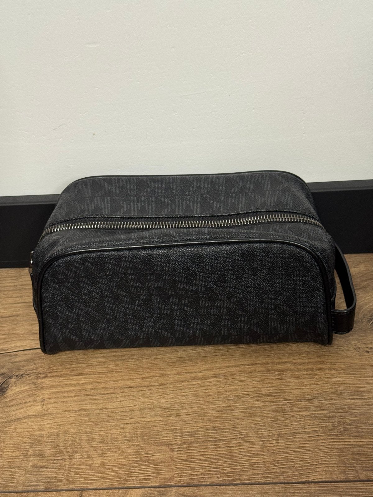 Michael Kors Toilettas Zwart Monogram, Ophalen, Gebruikt, Zwart, Heer of Dame