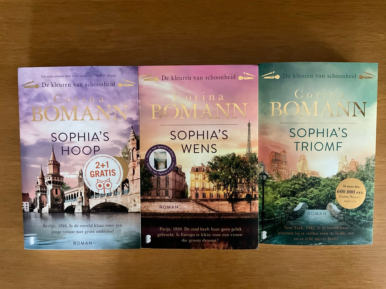 De kleuren van schoonheid - Corina Bomann (3 boeken), Boeken, Ophalen of Verzenden, Zo goed als nieuw, Nederland