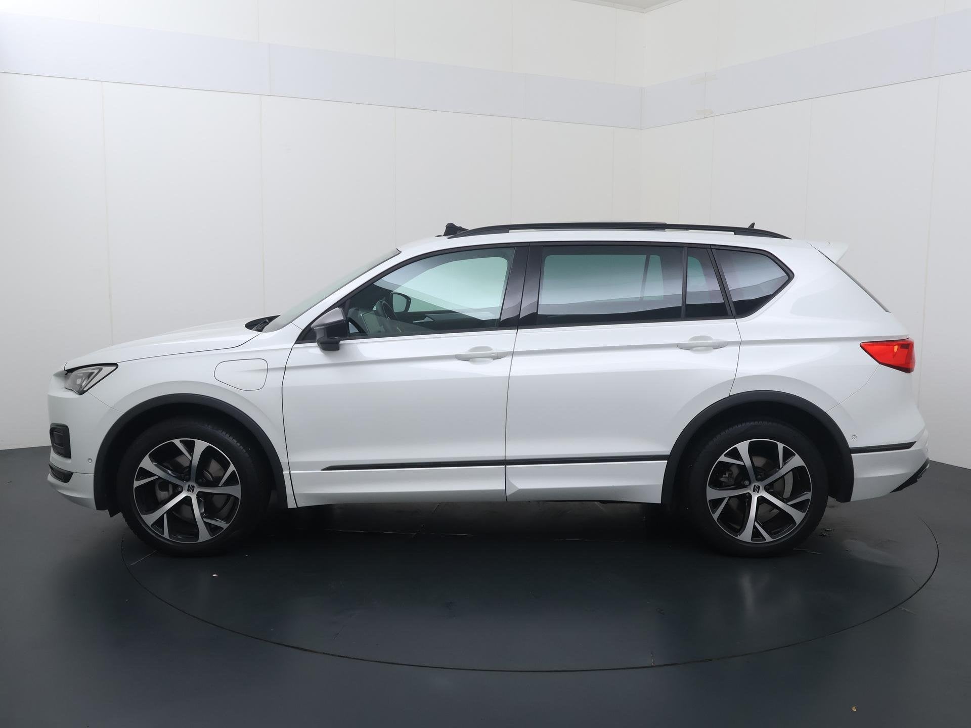 SEAT Tarraco 1.4 TSI e-Hybrid PHEV FR Business | 245 PK | So, Auto's, 12 maanden, 4 cilinders, Alcantara, Wit