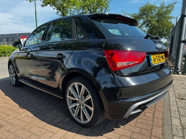 Audi A1 Sportback 1.2 TFSI 5deurs Admired S-Line Airco,Navig, Auto's, Audi, Voorwielaandrijving, Euro 5, Zwart, 4 cilinders