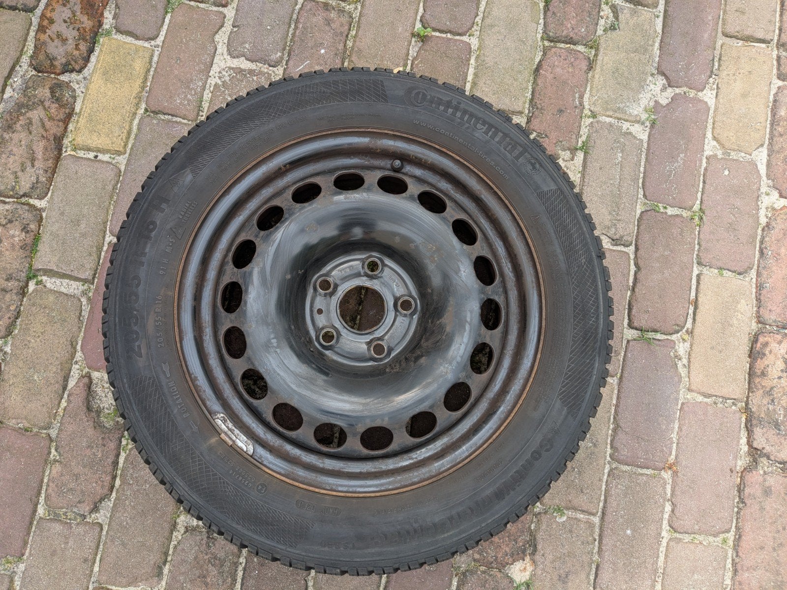Winterbanden op stalen velg 205/55R16 H - Goed profiel, Auto-onderdelen, Ophalen, Gebruikt, 16 inch, Banden en Velgen