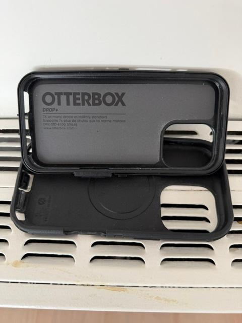 Otterbox Defender voor IPhone 17 zgan, IPhone 17, Rondom bescherming, Zwart, Overige typen
