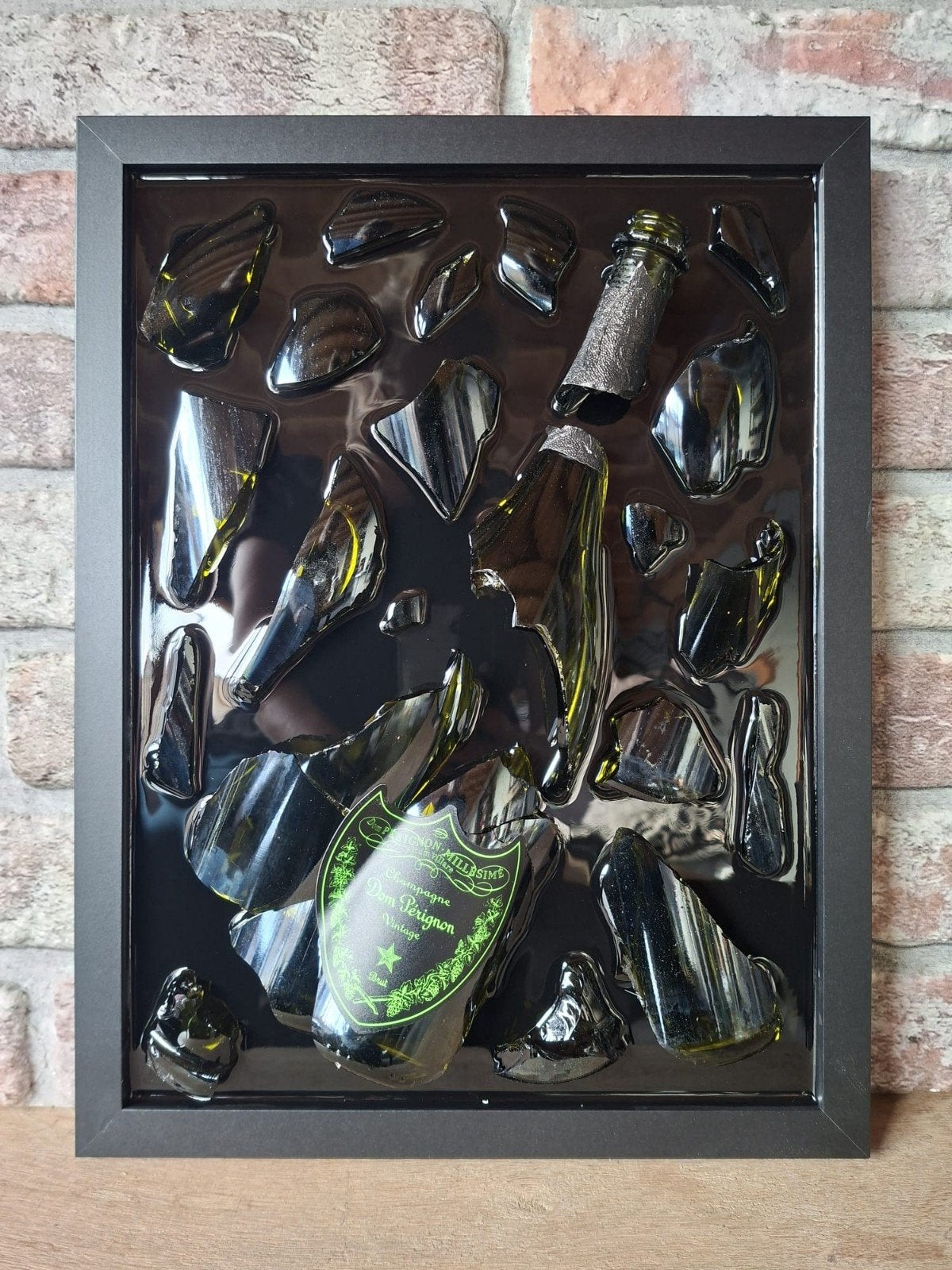Dom perignon fles verwerkt in een lijst 43x33 met Epoxy, Antiek en Kunst, Ophalen of Verzenden
