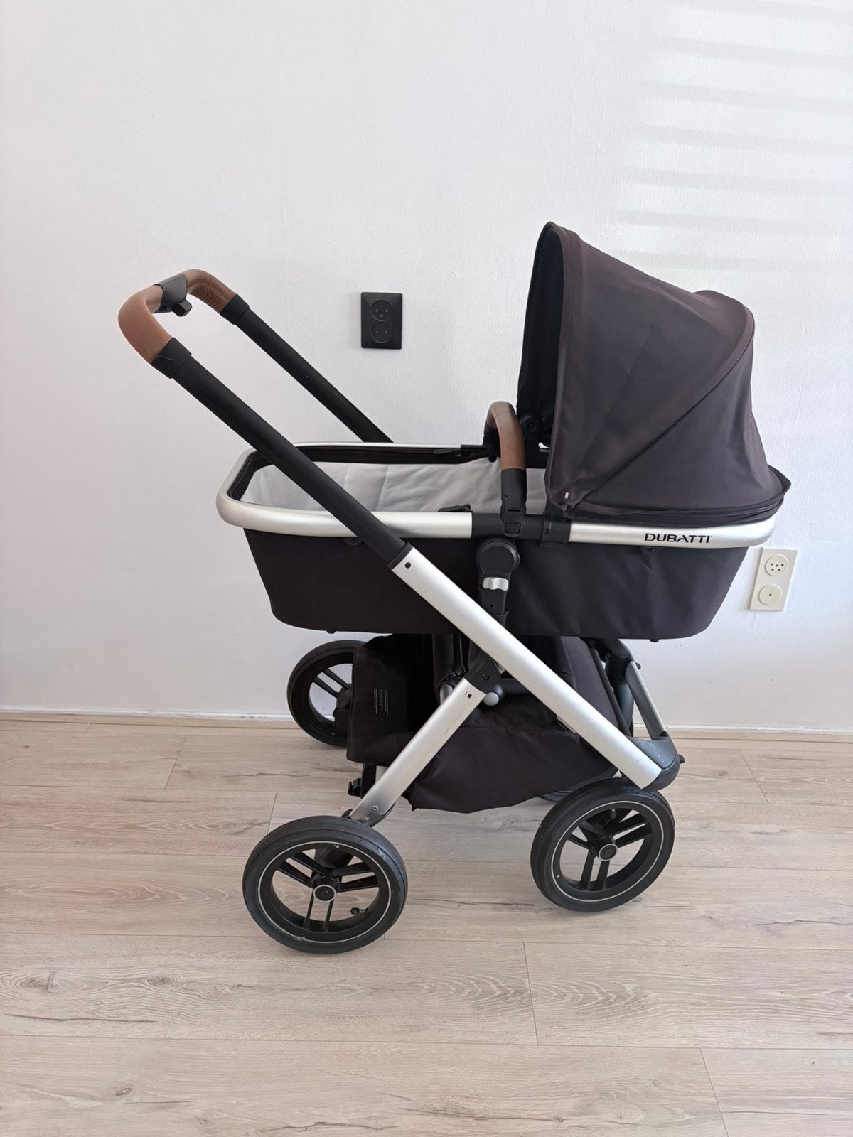Nette 3 in 1 kinderwagen en autostoel, Kinderen en Baby's, Kinderwagens en Combinaties, Verstelbare duwstang, Zo goed als nieuw
