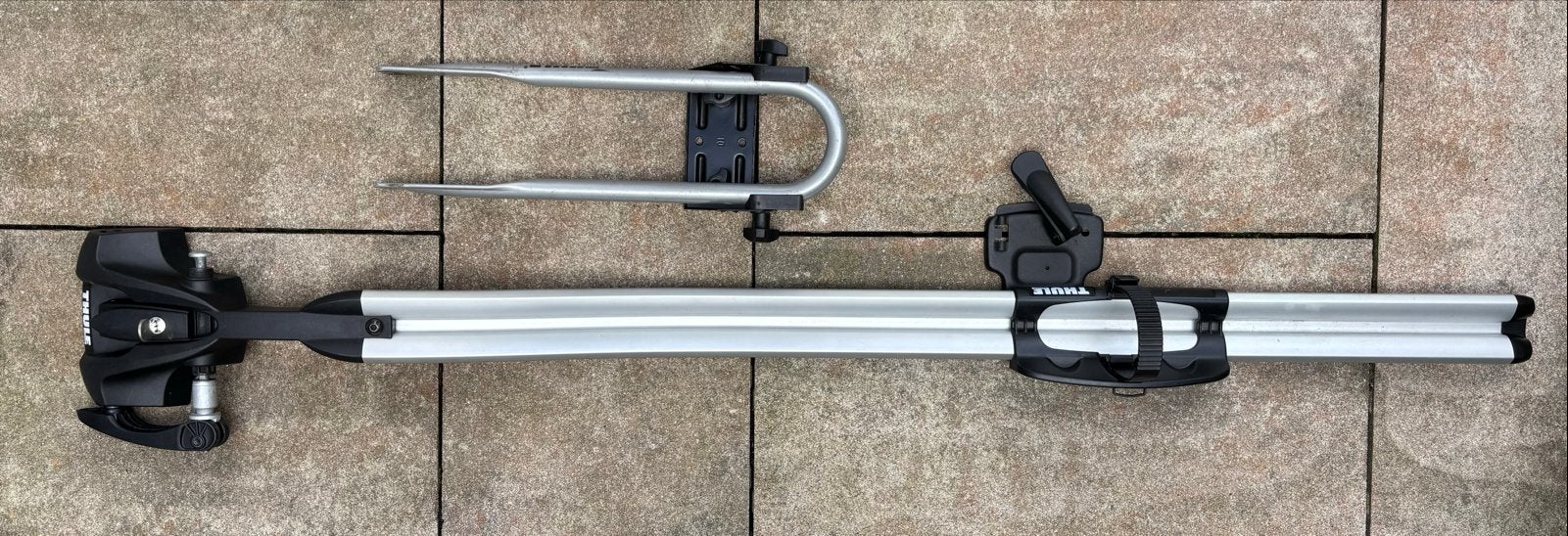 Thule 561 OutRide fietsendrager - incl voorwielsteun, Ophalen, Gebruikt