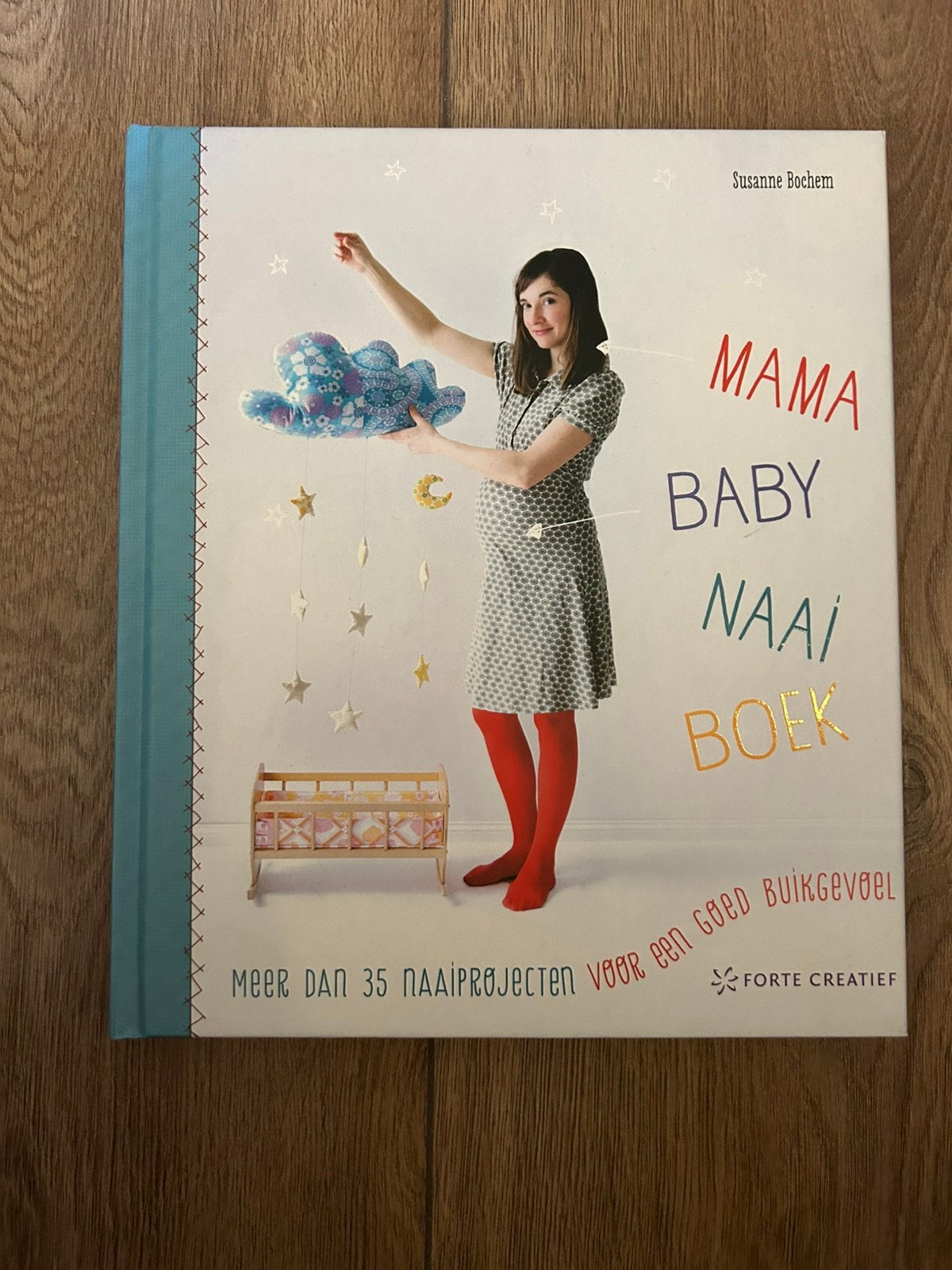 Susanne Bochem - Mama baby naaiboek, Breien en Haken, Susanne Bochem, Ophalen of Verzenden, Zo goed als nieuw
