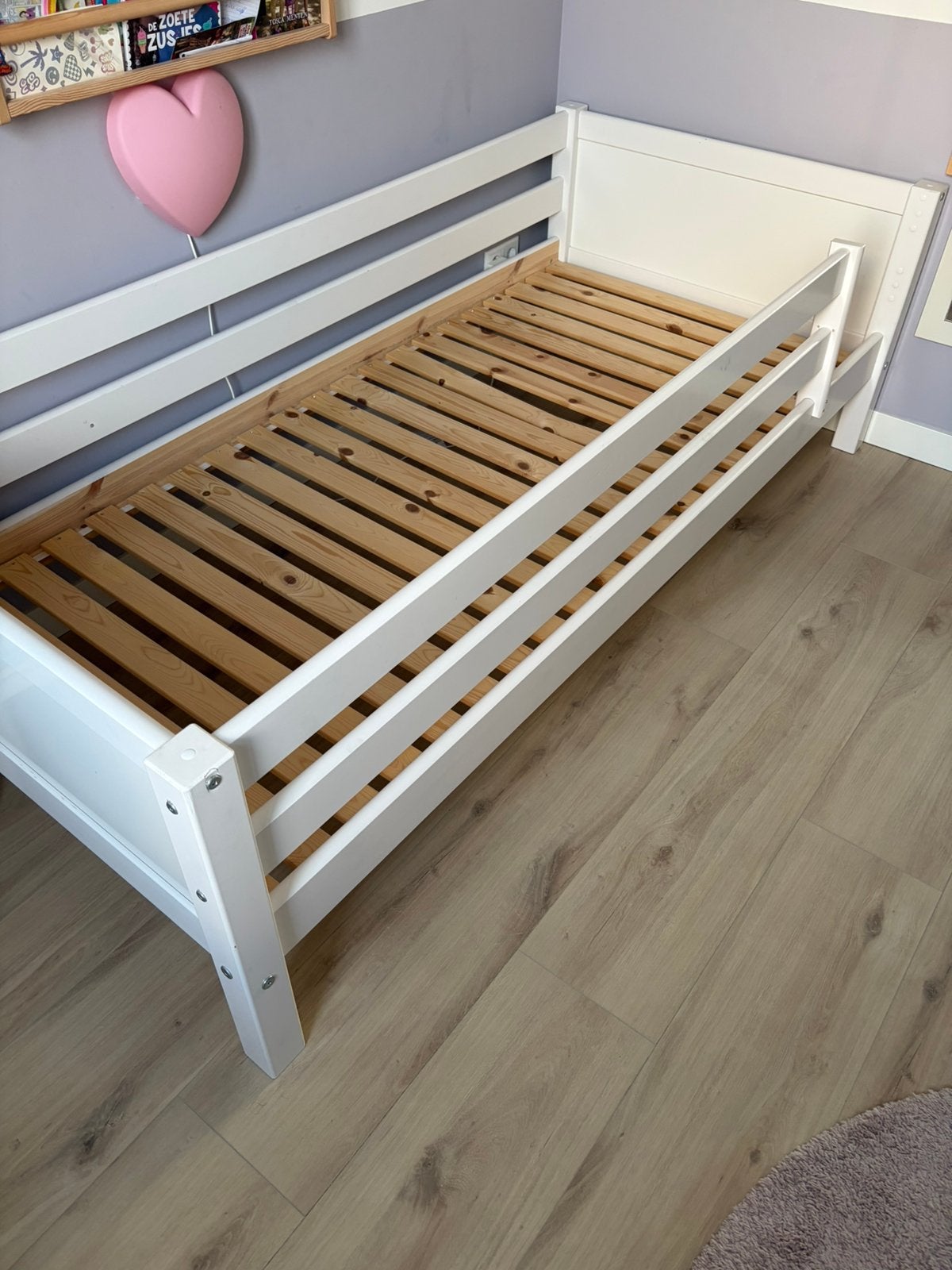 Eenpersoonsbed wit, Ophalen, 85 tot 100 cm, Zo goed als nieuw, Lattenbodem