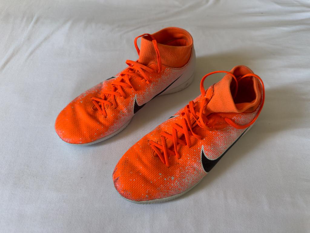 Zaal gymschoenen 42.5, Kleding | Heren, Schoenen, Overige kleuren, Sportschoenen, Nike, Ophalen of Verzenden