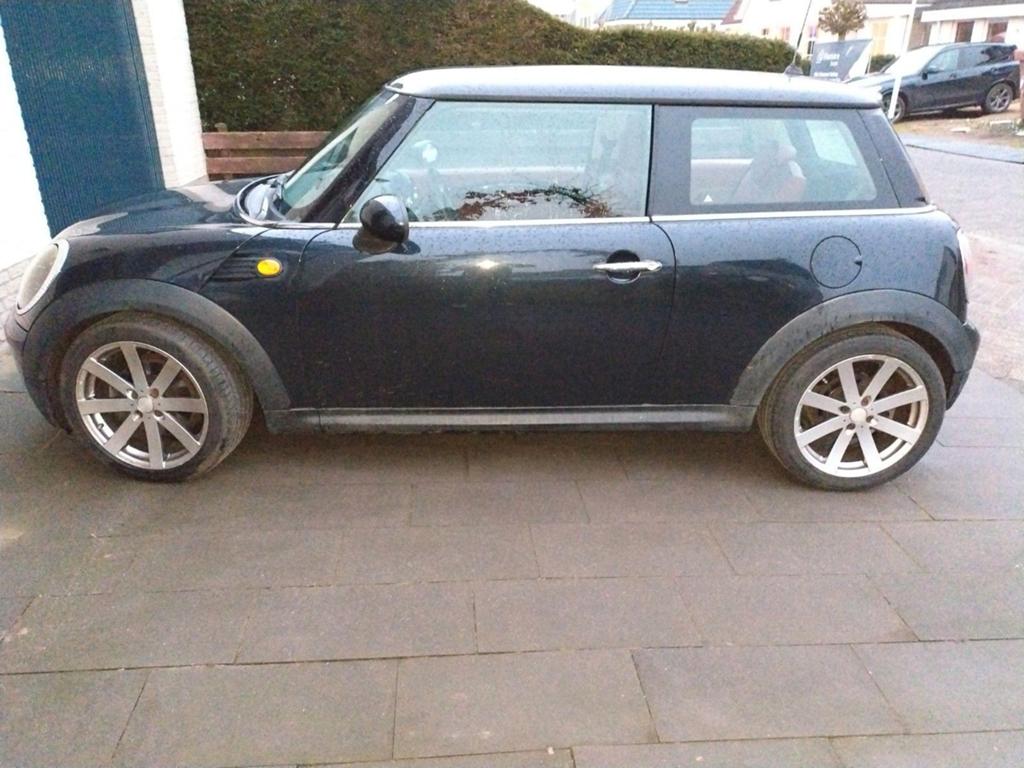 Mini Cooper 2008 Zwart Airco cruise control 6versnellingen, Auto's, Mini, Voorwielaandrijving, Start-stop-systeem, 750 kg, 4 cilinders
