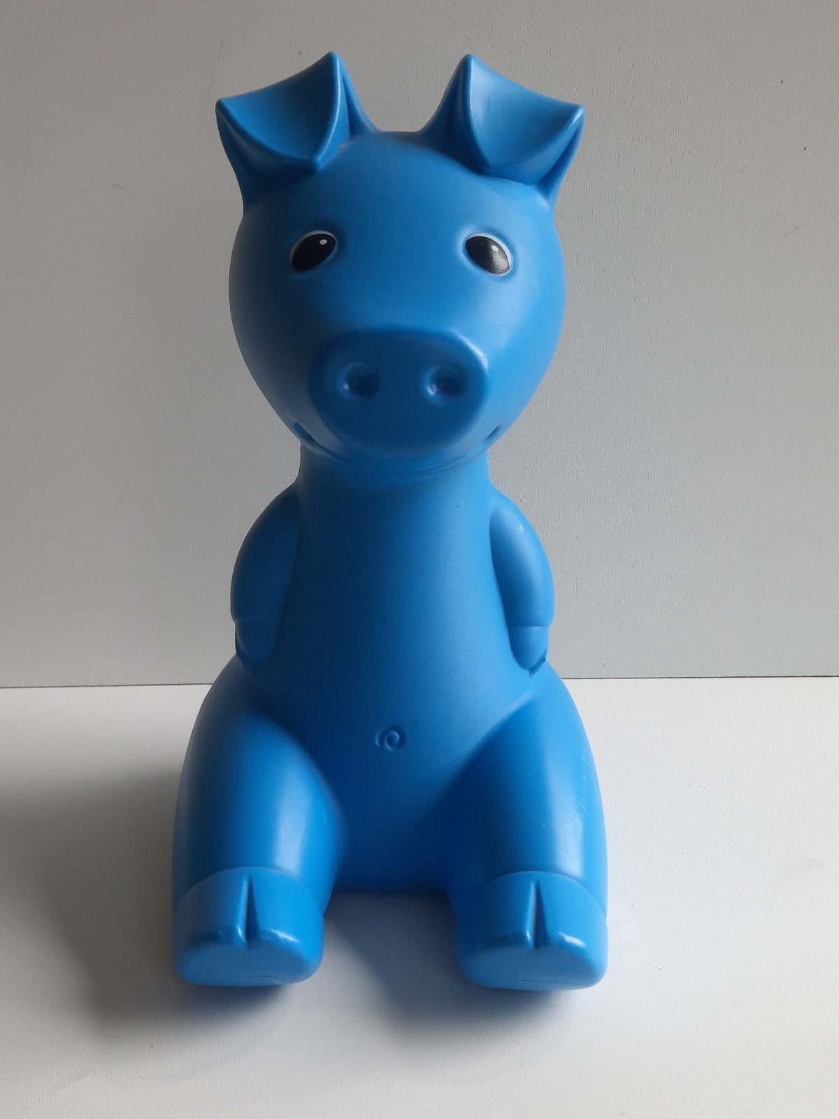 Ikea Gullgris spaarpot , blauw varkentje, Verzamelen, Ophalen of Verzenden, Zo goed als nieuw, Steen, Aardewerk of Keramiek, Dier