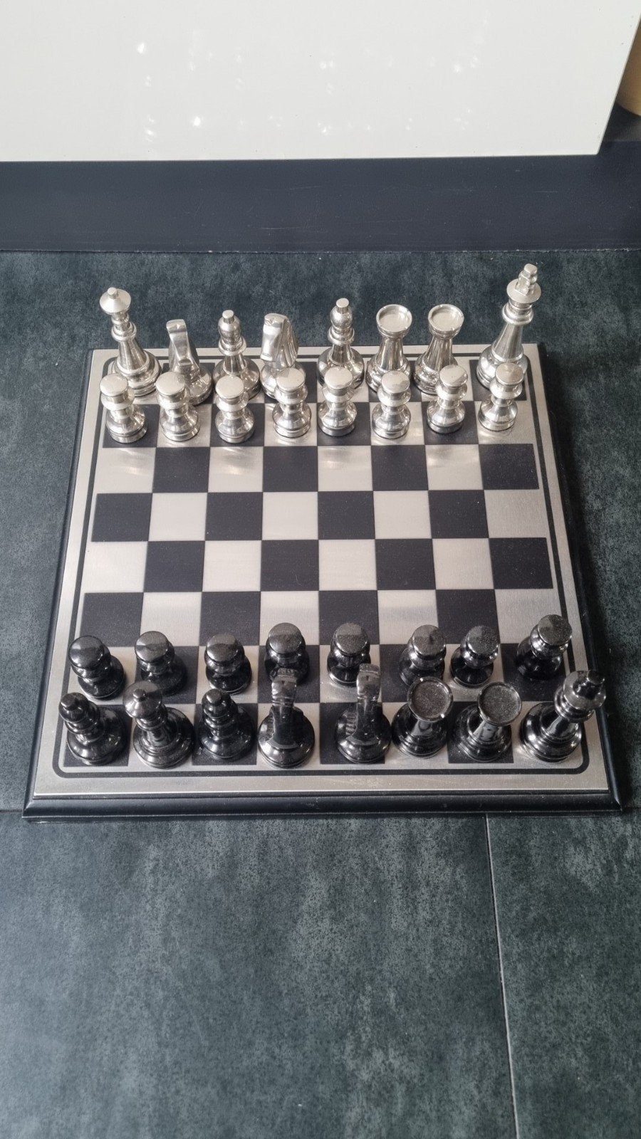 Luxe Schaakspel - Zilver en Zwart, Een of twee spelers, Ophalen of Verzenden, Zo goed als nieuw