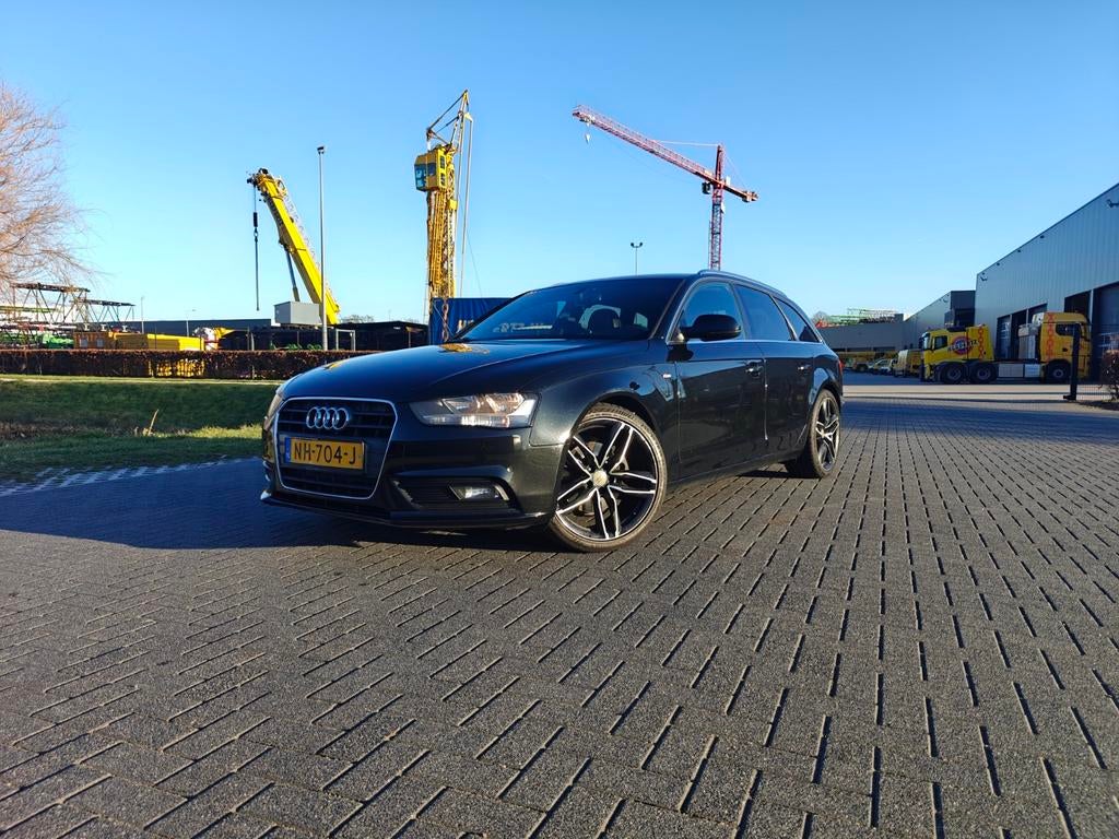 Audi A4 2.0 TDI 136PK(186PK) Avant 2012 Zwart, Auto's, Voorwielaandrijving, 136 pk, Zwart, 4 cilinders