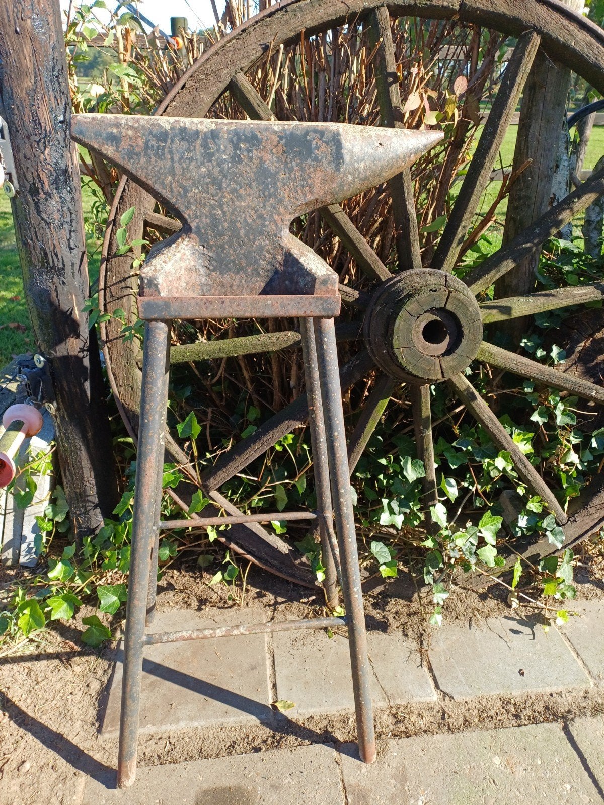 Aambeeld 75 kg op statief, Ophalen, Gebruikt, Overige typen