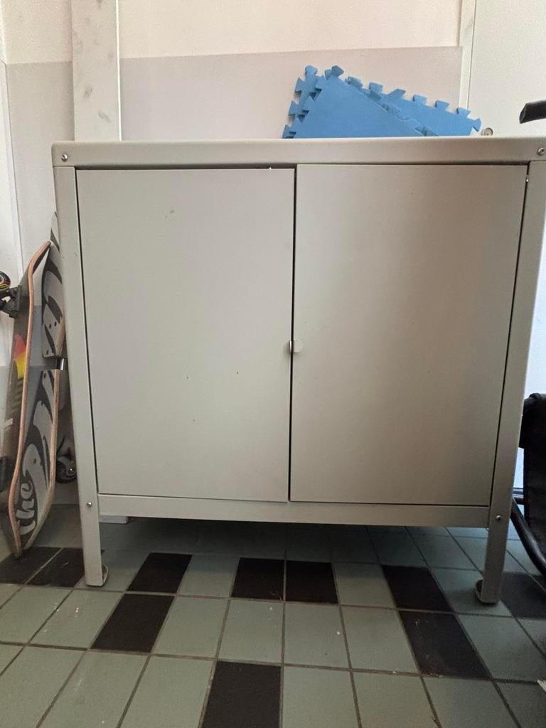 Buiten kast Kolbjörn van Ikea, Ophalen, Gebruikt