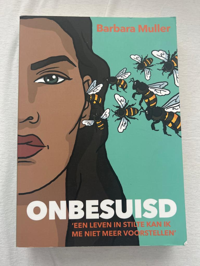 Onbesuisd - Barbara Muller (Boek over tinnitus), Ophalen of Verzenden, Zo goed als nieuw, Nederland