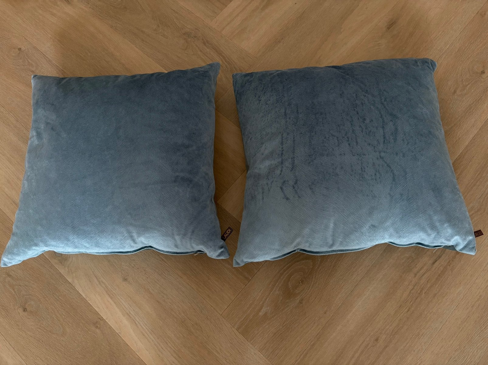 2xsierkussens van Claudi turquoise 40-49 cm,, Ophalen, Zo goed als nieuw, Vierkant