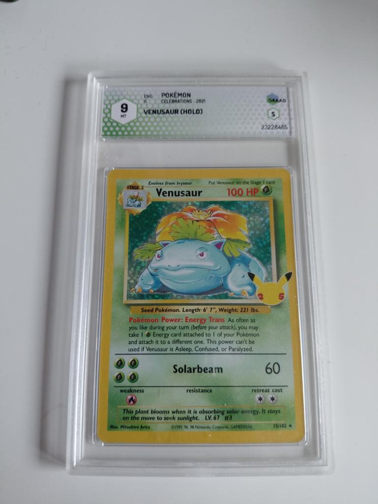 Venusaur celebrations mint graad 9, Hobby en Vrije tijd, Verzamelkaartspellen | Pokémon, Ophalen of Verzenden, Zo goed als nieuw