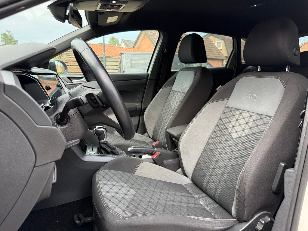 Volkswagen Taigo 1.0 TSI 110pk R-Line (bj 2022, automaat), Auto's, Volkswagen, 1160 kg, Gebruikt, Euro 6, Origineel Nederlands