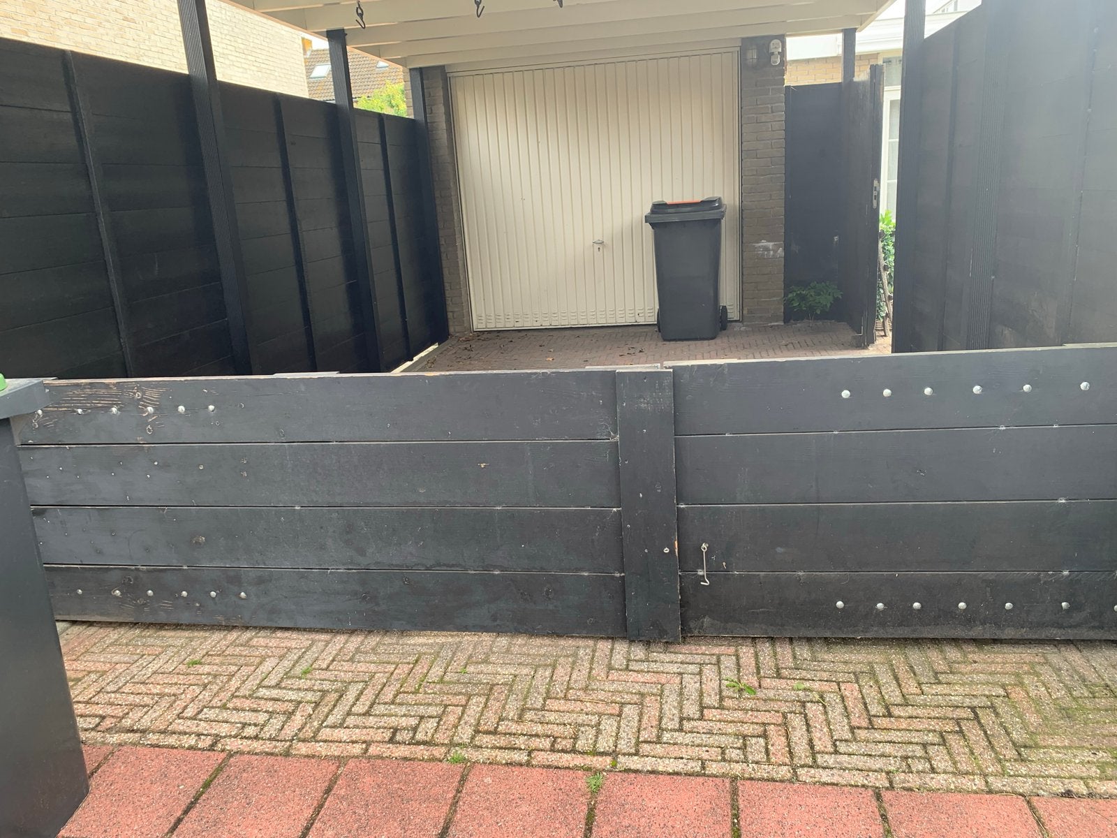 Zwart houten tuinhek met poort, Ophalen, Met poort, Gebruikt, Tuinhek