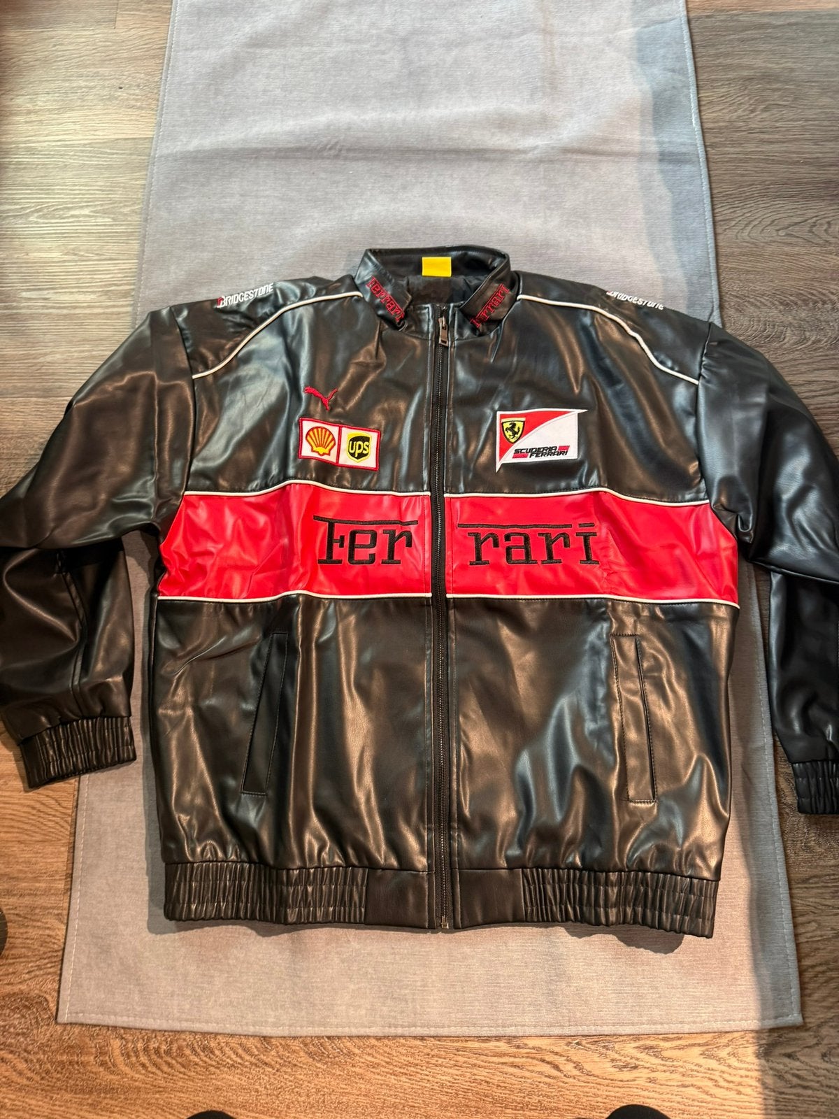 Ferrari Racing Jas (Maat XL) Leder Look zwart/rood, Kleding | Heren, Ophalen of Verzenden, Zo goed als nieuw, Maat 56/58 (XL)