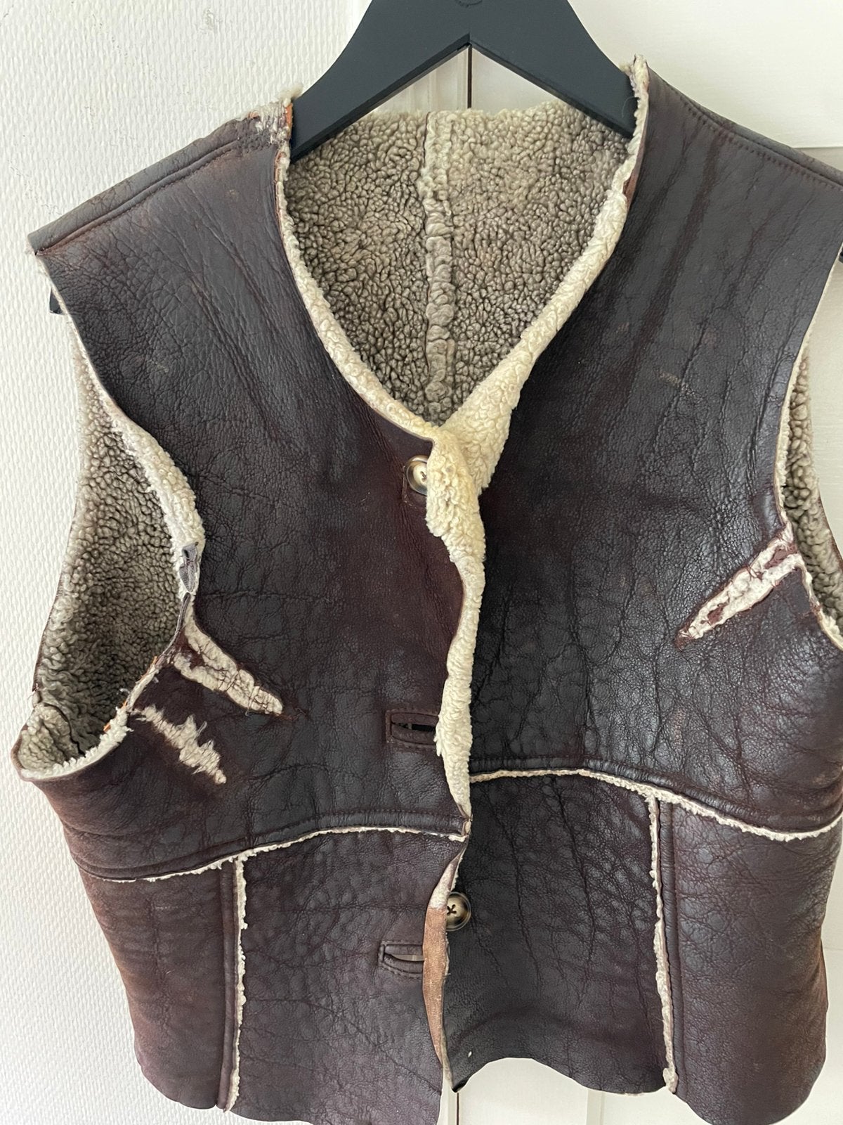 Te koop: bodywarmer, lammy, bruin, maat S, Kleding | Dames, Ophalen of Verzenden, Zo goed als nieuw, Maat 38/40 (M), Bruin