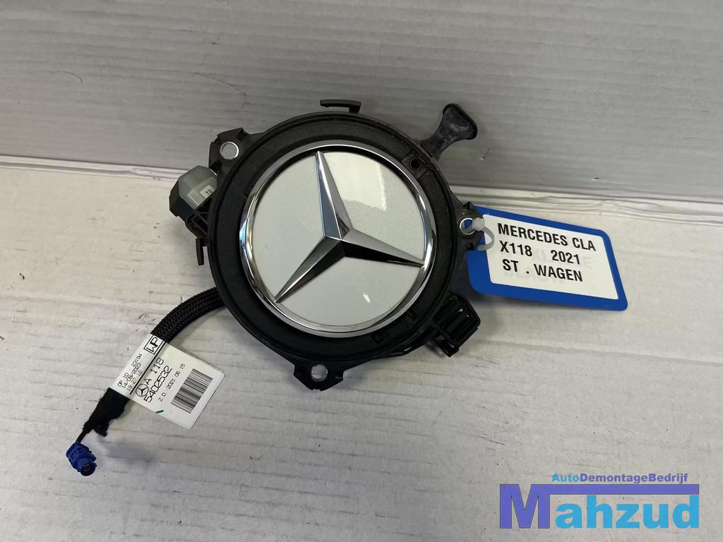 MERCEDES CLA X118 shootingbrake wit Achteruitrij camera 2019, Gebruikt, Mercedes-Benz AG, Mercedes-Benz, Ophalen of Verzenden
