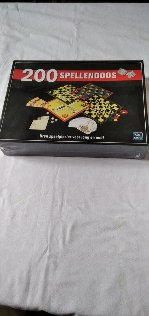 200 spellen doos, 2-6 spelers, nieuw, Ophalen of Verzenden, Nieuw