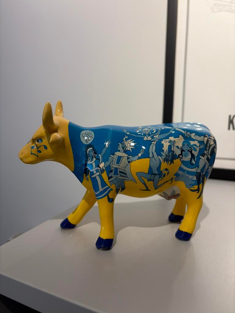 CowParade beeldje koe - Geel/Blauw met figuren, Ophalen of Verzenden, Zo goed als nieuw, Dier