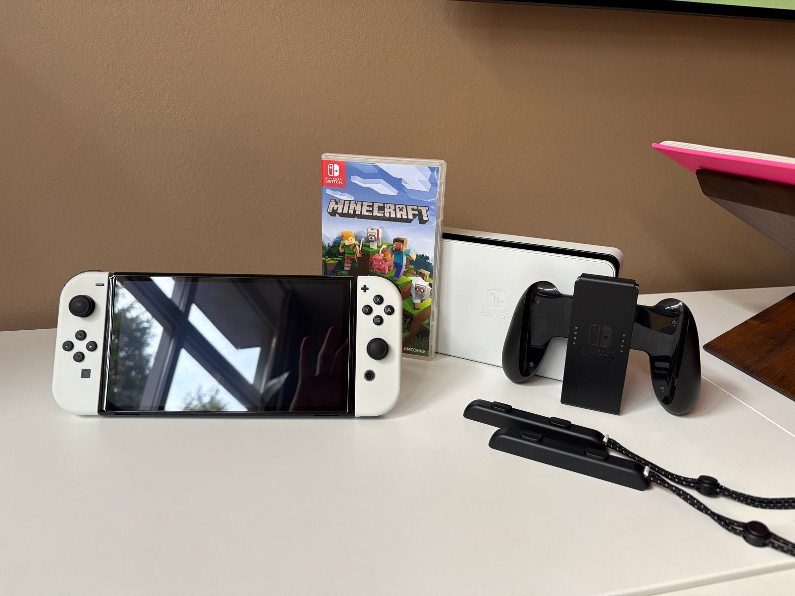 Nintendo Switch OLED Wit (nagenoeg NIEUW(!) + Game Minecraft