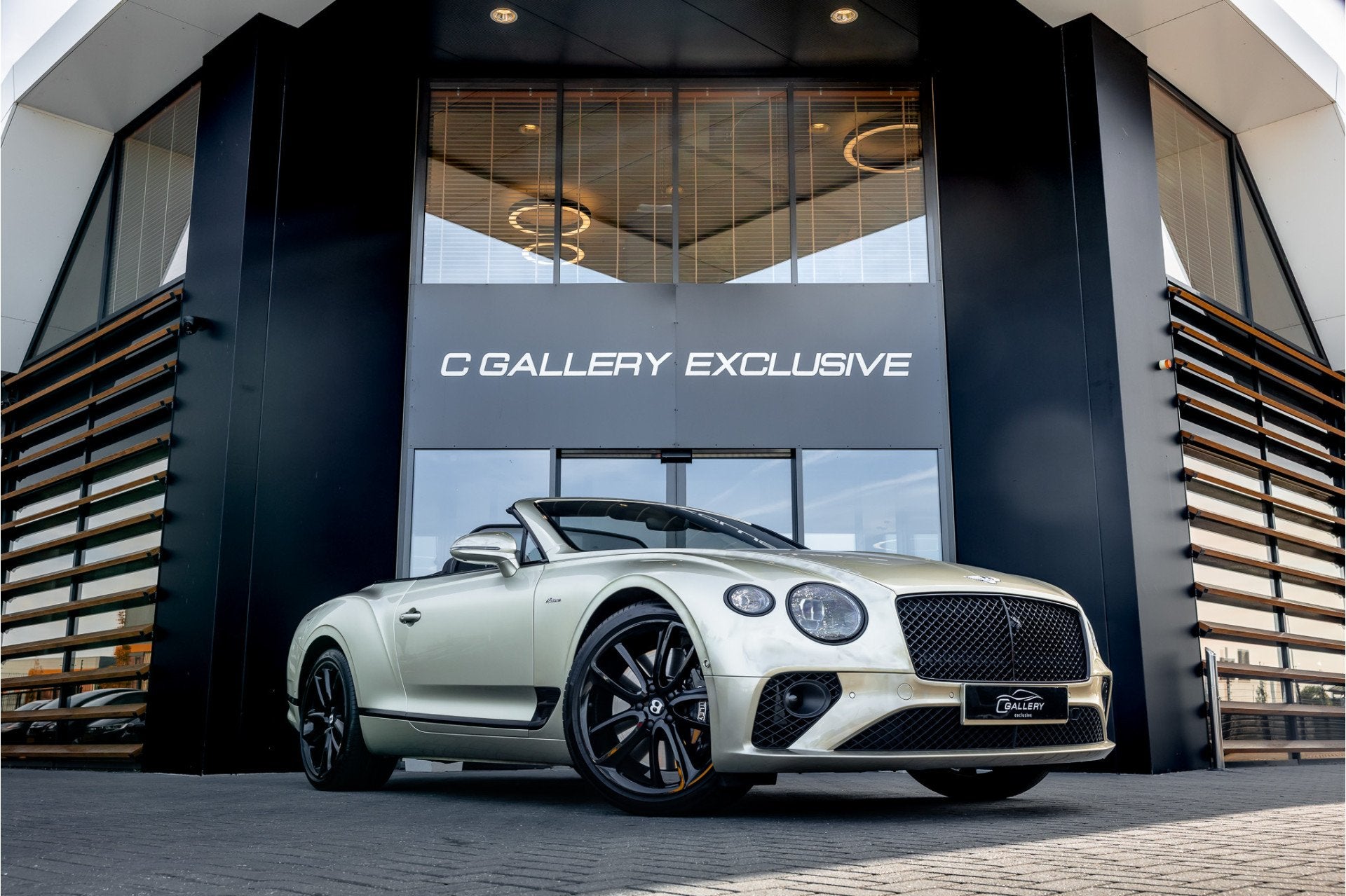 Bentley Continental GTC 4.0 V8 Azure - Stoelkoeling | Massag, Auto's, Automaat, Dealer onderhouden, Gebruikt, Overige kleuren