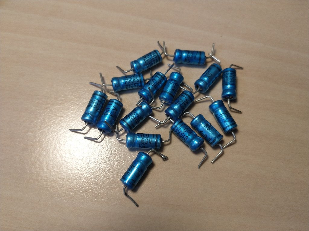 Philips 1uf 63v axiaal (Nieuw), Hobby en Vrije tijd, Ophalen of Verzenden, Nieuw