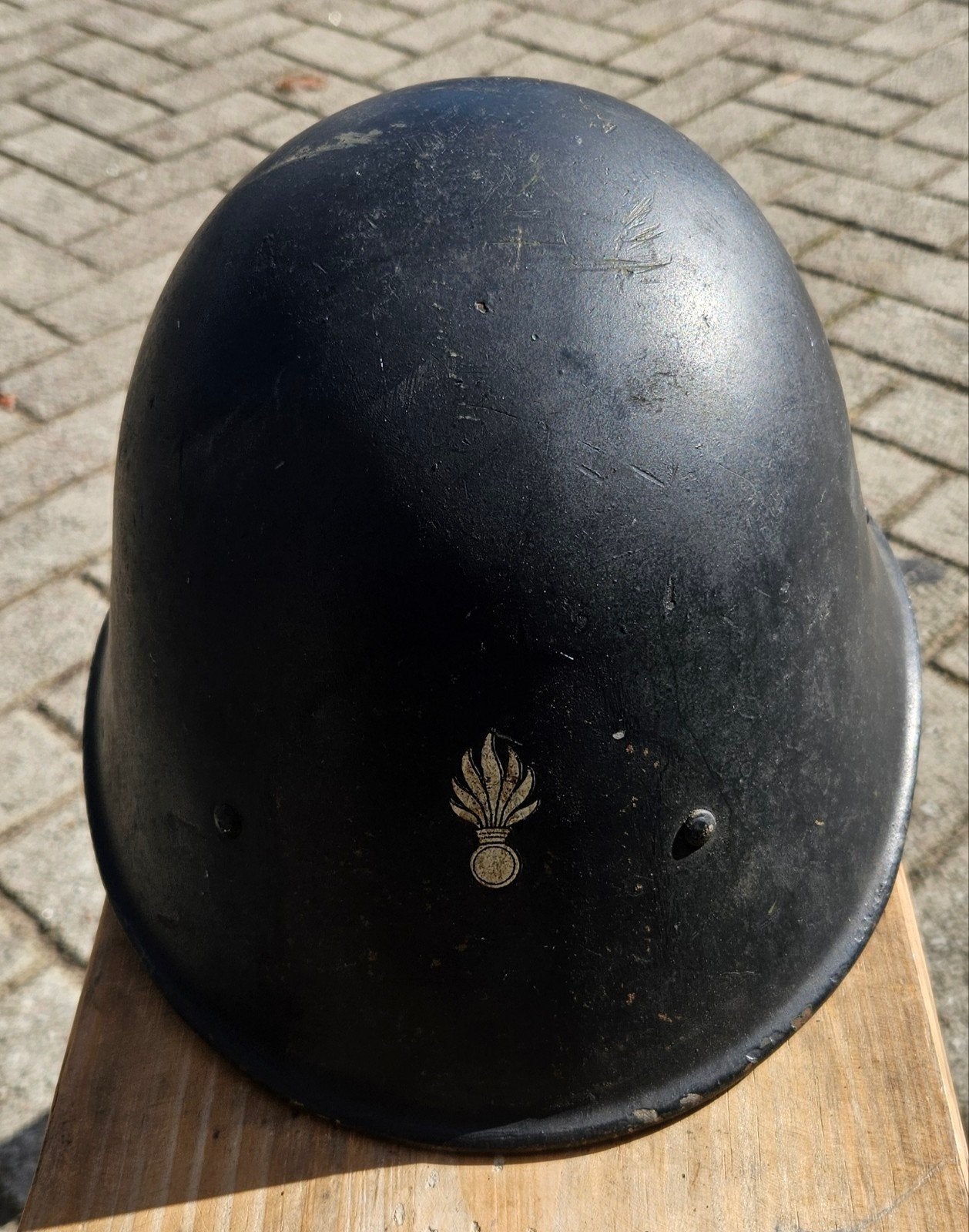 Helm met embleem, Ophalen of Verzenden, Landmacht, Nederland, Helm of Baret