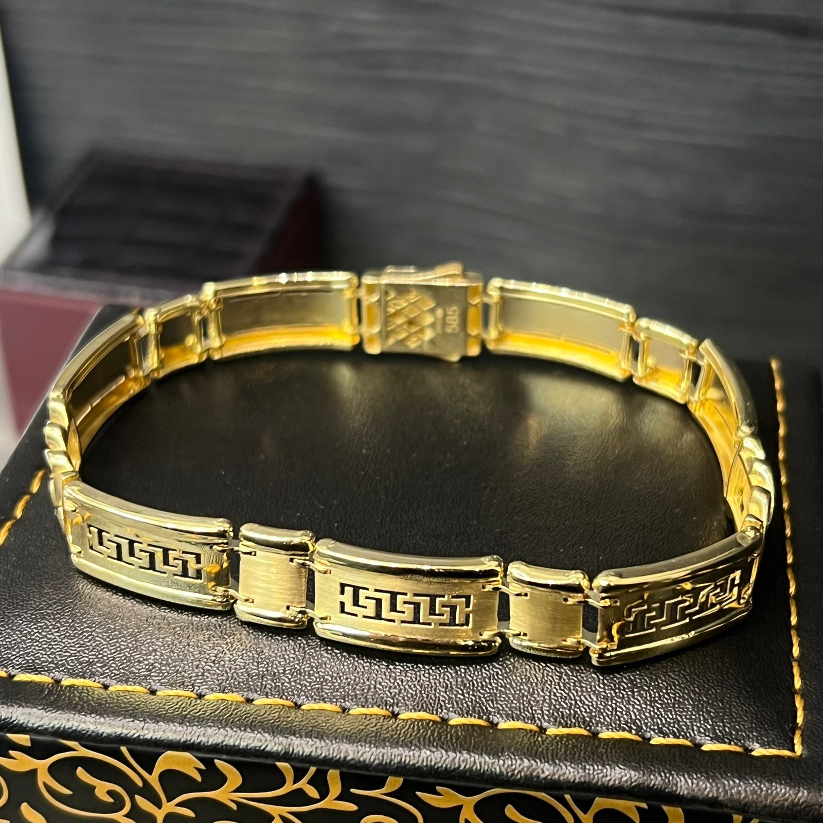 14 karaat gouden armband versace schakel, Ophalen of Verzenden, Nieuw, Goud