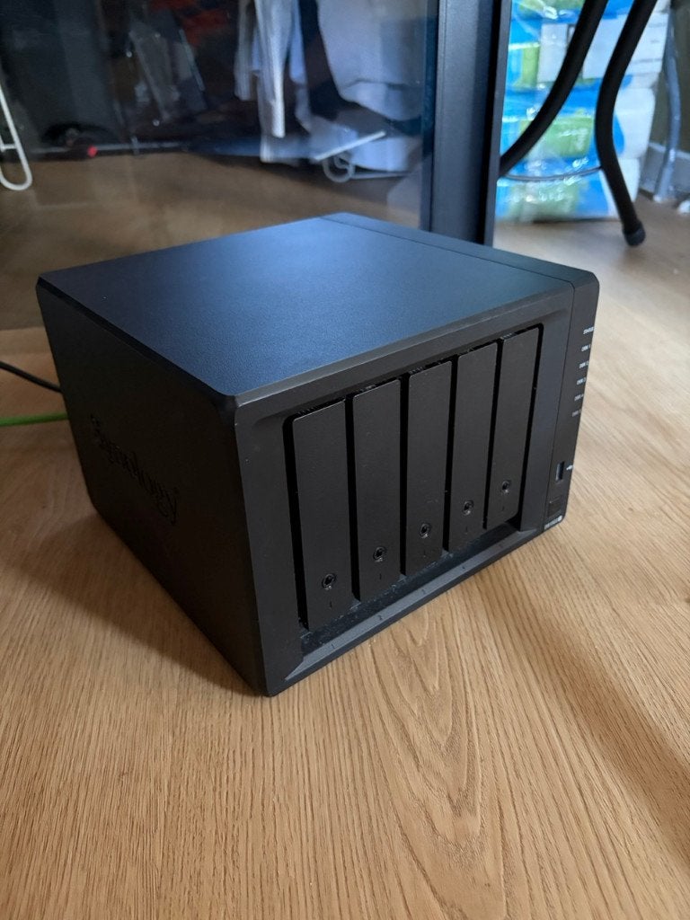 Synology DS1522+ NAS in goede staat, Computers en Software, Ophalen of Verzenden, Zo goed als nieuw
